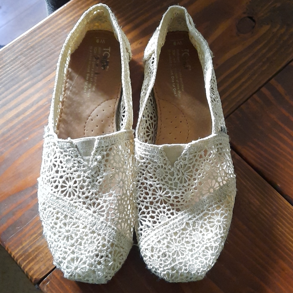 Toms slip ons